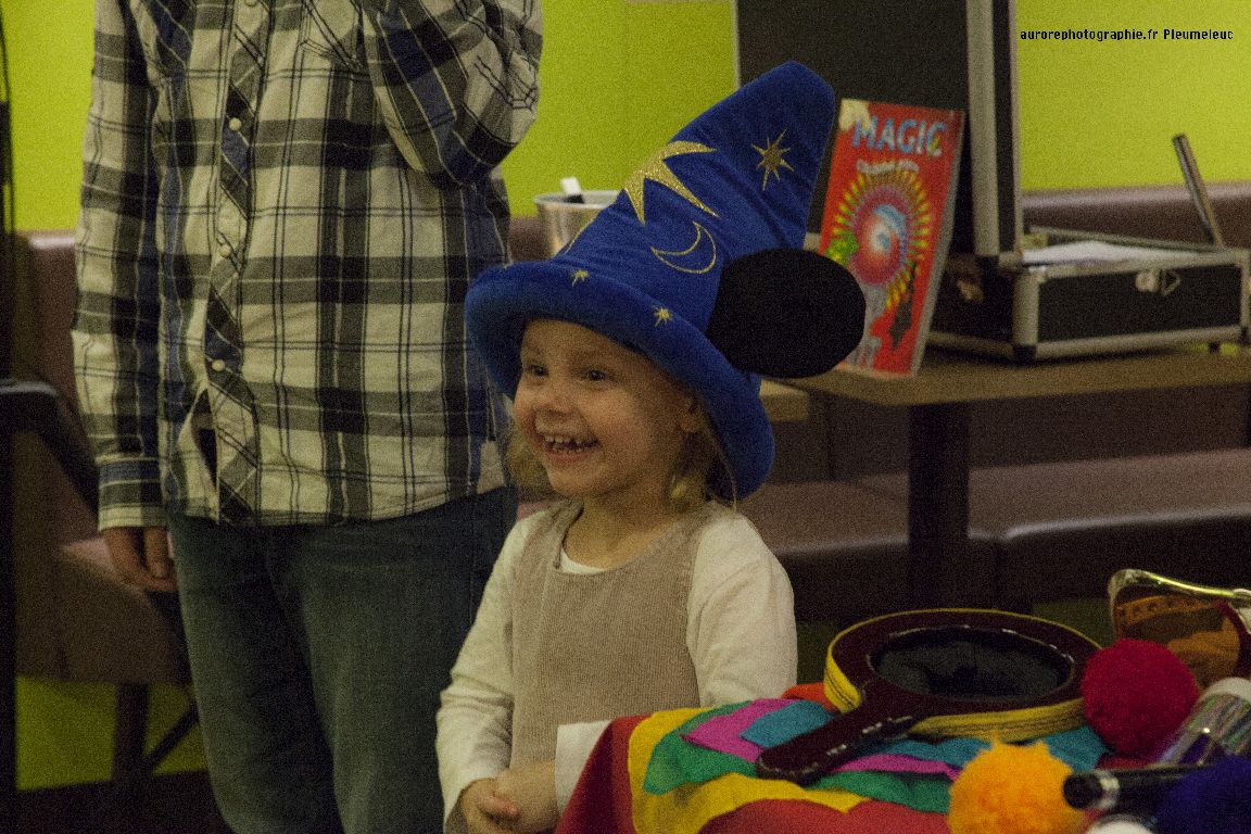 Spectacle de magie - magicien enfants - spectacle McDo - Magie Magicien -11