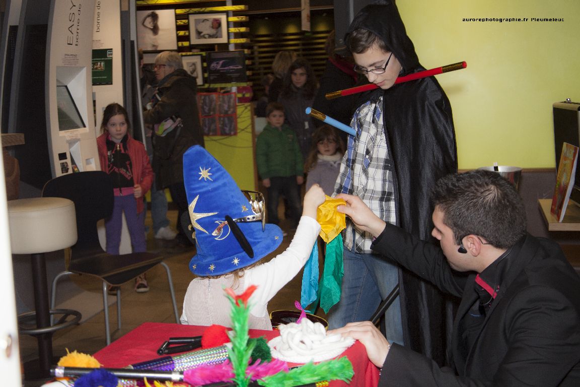 Spectacle de magie - magicien enfants - spectacle McDo - Magie Magicien -21