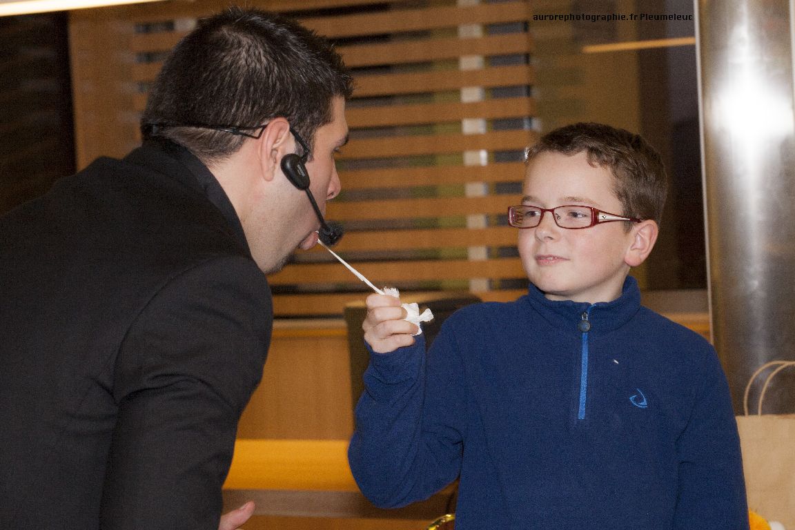 Spectacle de magie - magicien enfants - spectacle McDo - Magie Magicien -3